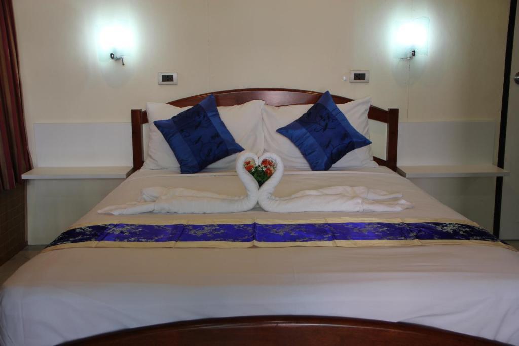 Chanisara Guest House Kata Beach  Room photo